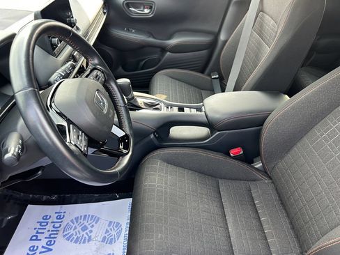 Used 2025 Honda HR-V Sport image 9