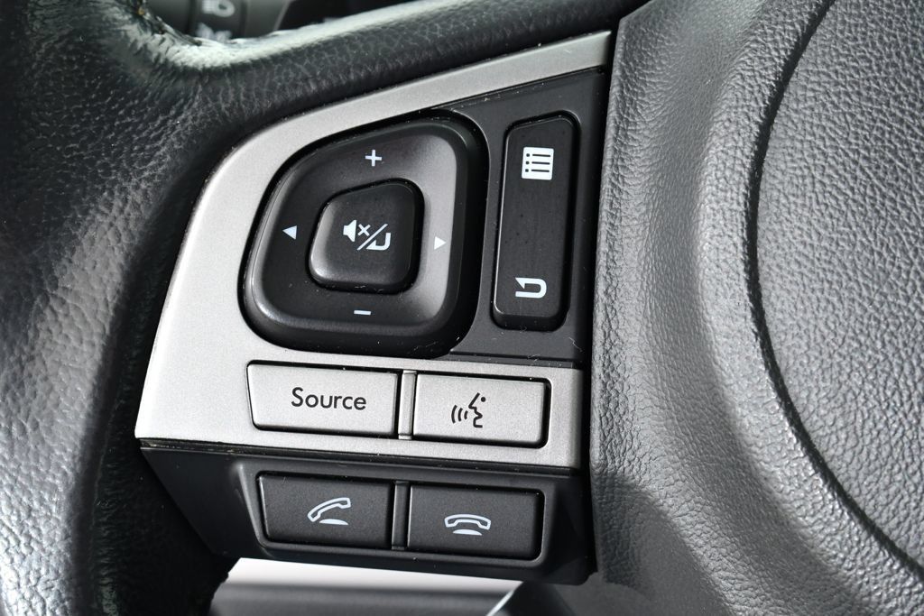 Used 2015 Subaru Legacy 2.5i Limited AWD/4WD image 32