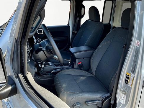 Used 2024 Jeep Wrangler Sahara image 25