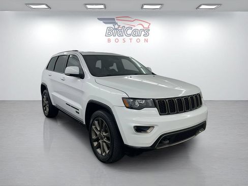 Used 2016 Jeep Grand Cherokee Limited 75th Anniversary AWD/4WD image 3
