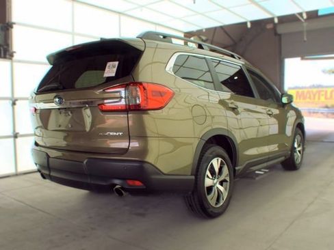 Used 2025 Subaru Ascent Premium AWD/4WD image 3