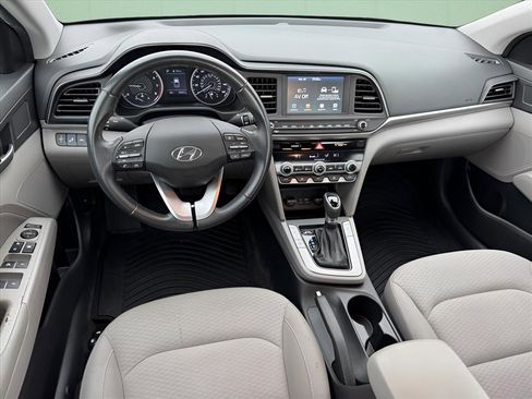 Used 2020 Hyundai Elantra Value Edition w/ Winter Weather Package image 12