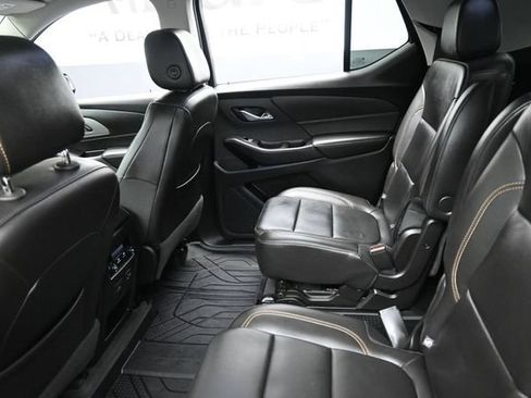 Used 2020 Chevrolet Traverse LT w/ LT Premium Package FWD image 24