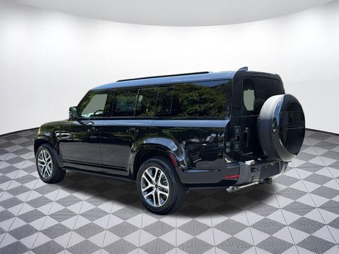New 2026 Land Rover Defender 130 X-Dynamic SE AWD/4WD image 3