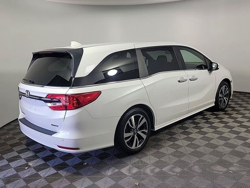 Certified 2022 Honda Odyssey Touring image 4