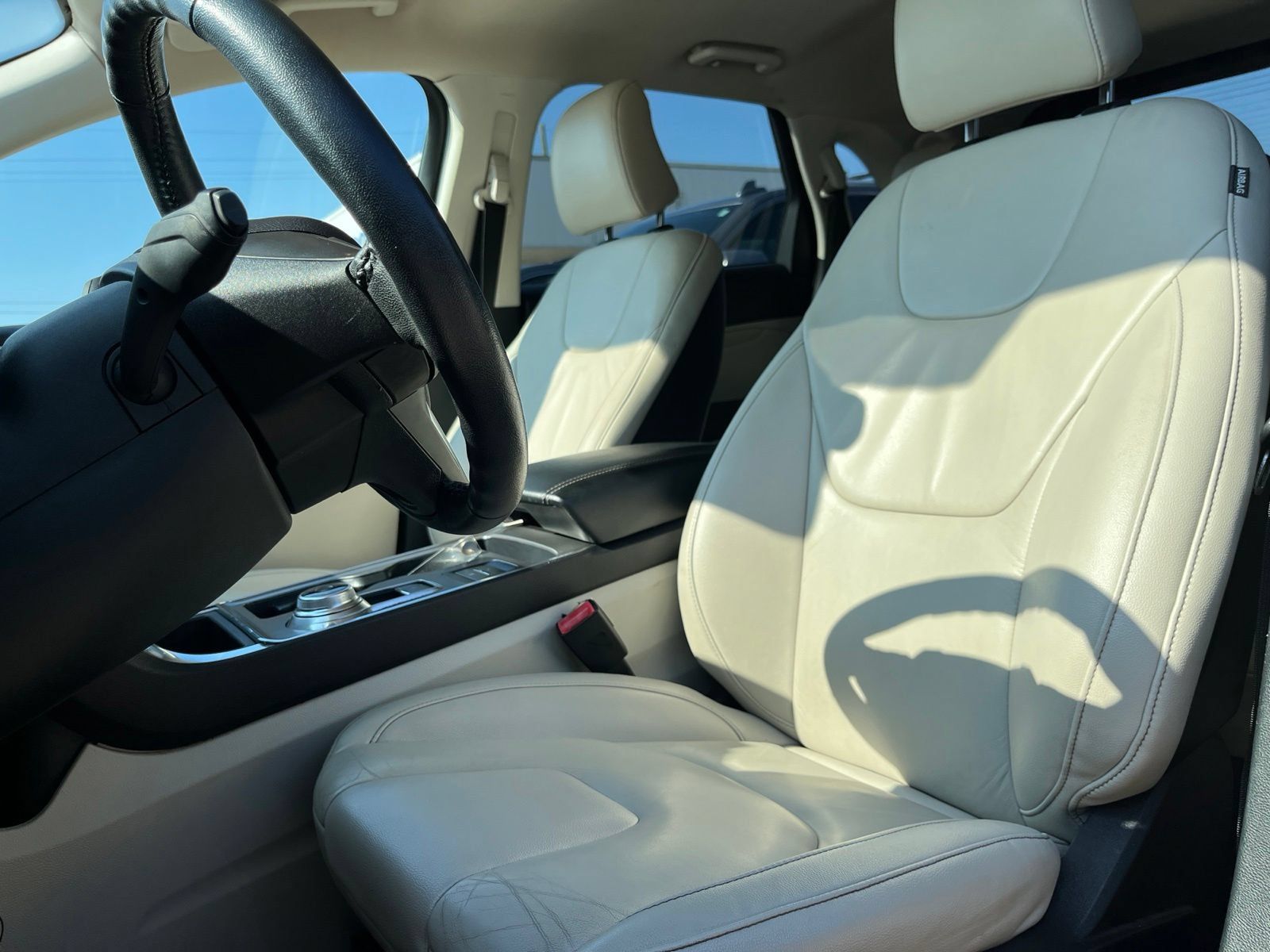 Used 2022 Ford Edge Titanium AWD/4WD image 8