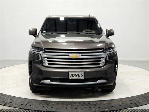 Used 2021 Chevrolet Tahoe High Country w/ Premium Package image 2