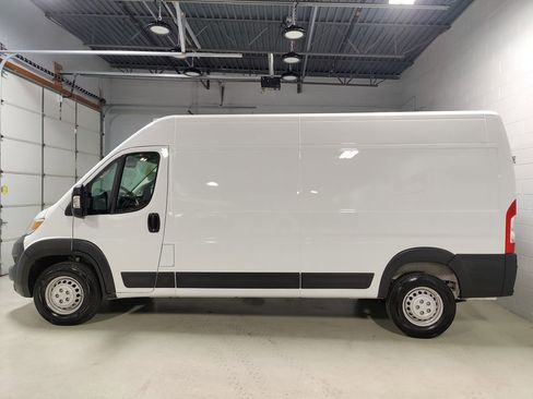 Used 2025 RAM ProMaster 2500 w/ Convenience Group FWD image 18