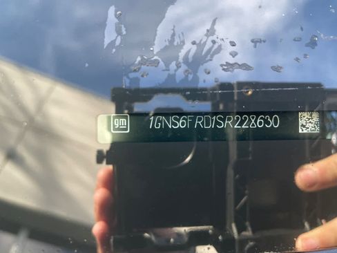 Used 2025 Chevrolet Suburban Premier image 16