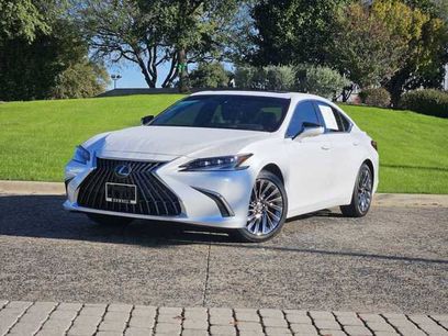 Certified 2025 Lexus ES 300h w/ Ultra Luxury Package