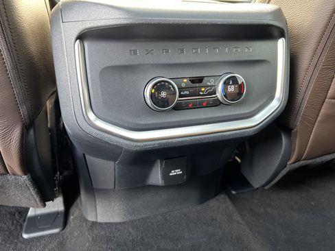 Used 2025 Ford Expedition King Ranch image 25