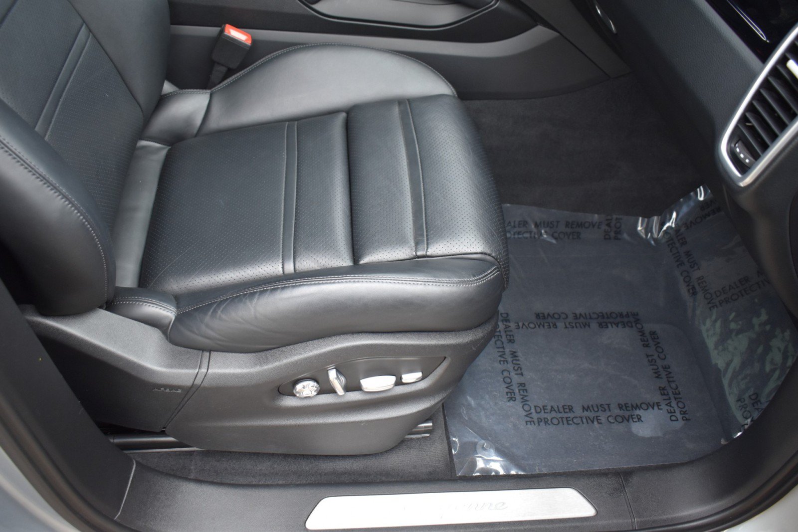 Used 2021 Porsche Cayenne AWD/4WD image 40