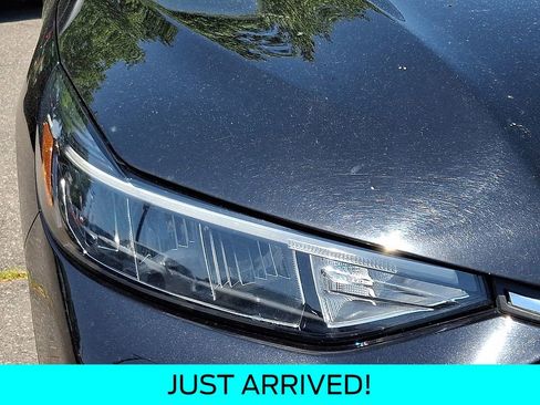 Used 2024 Ford Escape Active AWD/4WD image 9