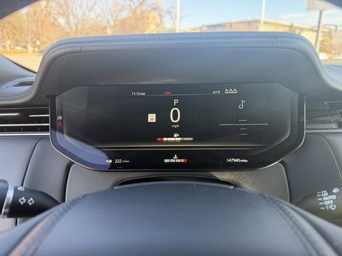 Used 2023 Land Rover Range Rover Autobiography image 16