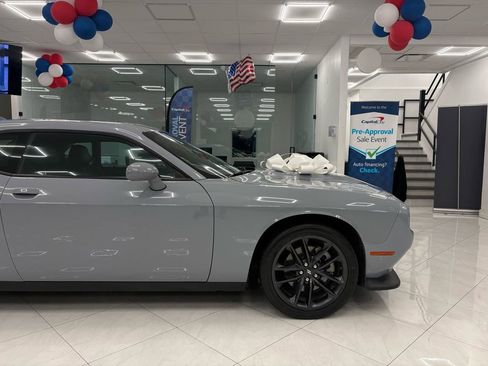 Used 2022 Dodge Challenger GT w/ Plus Package image 9