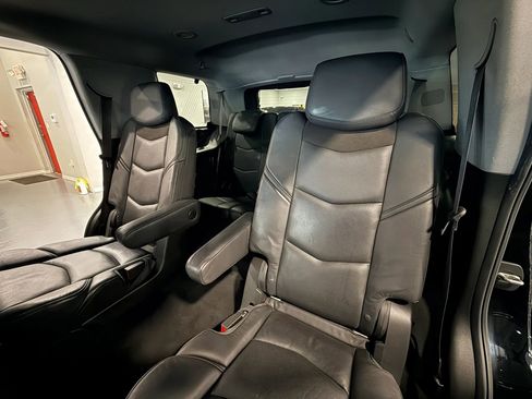 Used 2015 Cadillac Escalade Premium RWD image 14