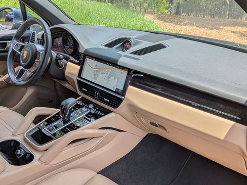 Certified 2020 Porsche Cayenne AWD/4WD image 21
