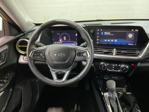 Used 2025 Chevrolet Trax ACTIV w/ Driver Confidence Package FWD image 8