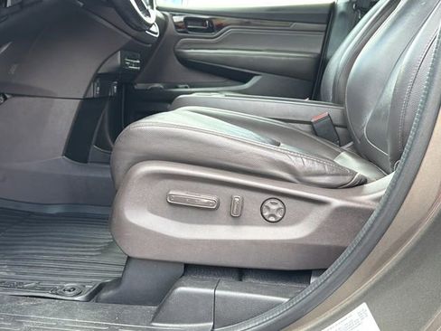 Used 2018 Honda Odyssey Elite image 9