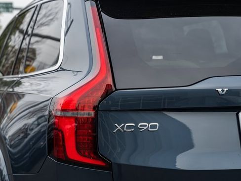 New 2026 Volvo XC90 B6 Plus w/ Protection Package Premier image 7