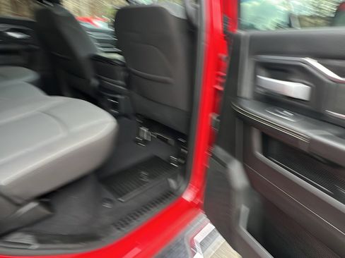 Used 2024 RAM 2500 Big Horn w/ Bed Utility Group image 21