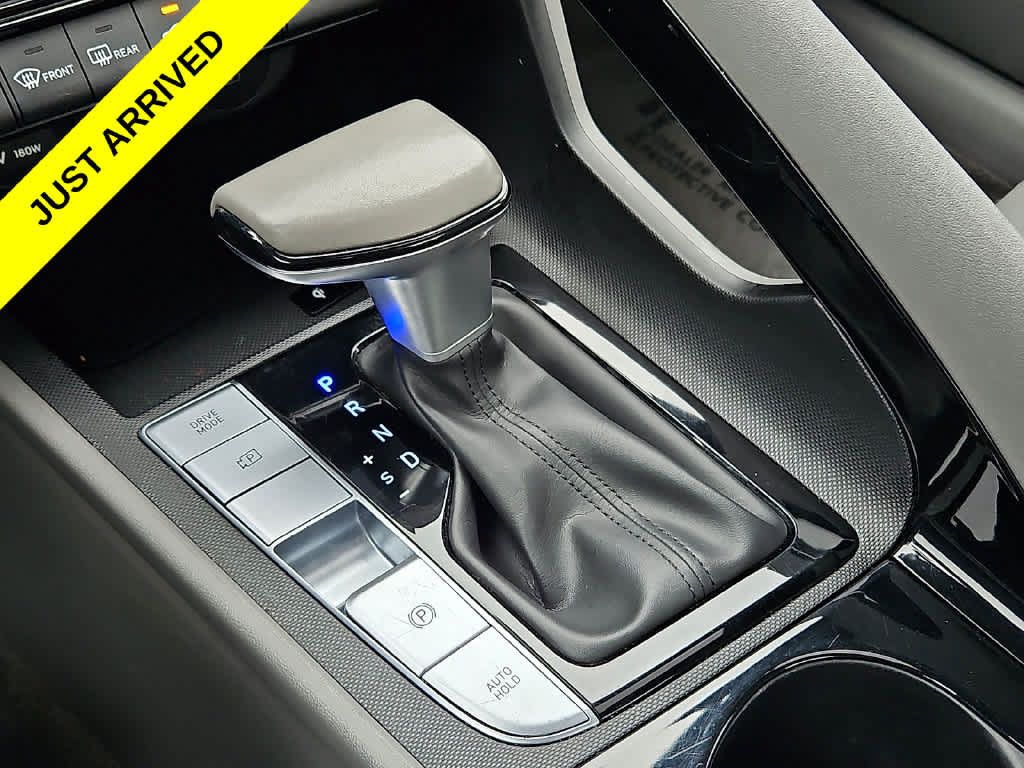Used 2025 Hyundai Elantra SEL FWD image 14