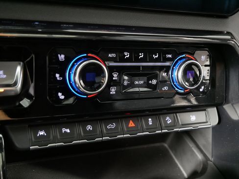 Used 2022 GMC Sierra 1500 AT4 w/ AT4 Premium Package image 23