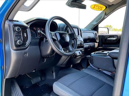 Used 2022 Chevrolet Silverado 1500 Custom Trail Boss w/ LPO, Dark Essentials Package AWD/4WD image 8