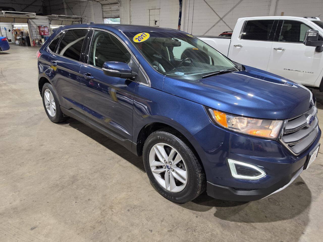 Used 2017 Ford Edge SEL w/ Equipment Group 201A AWD/4WD image 17