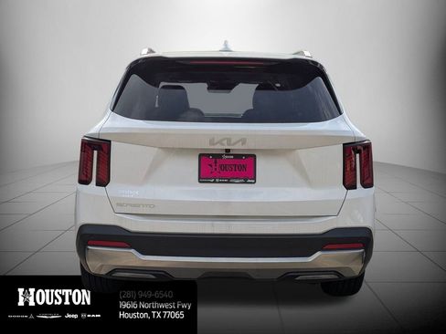 Used 2025 Kia Sorento SX image 5