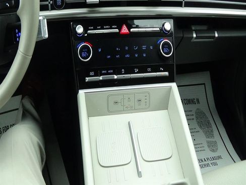 Used 2025 Hyundai Santa Fe SEL image 22