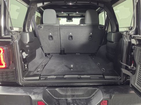 Certified 2025 Jeep Wrangler Sahara image 31