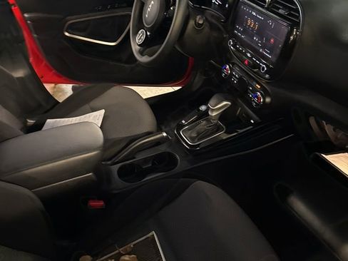 Used 2023 Kia Soul S image 5