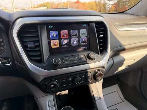 Used 2019 GMC Acadia SLT image 15