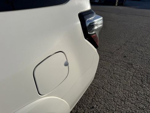 Used 2017 Toyota 4Runner SR5 Premium image 17