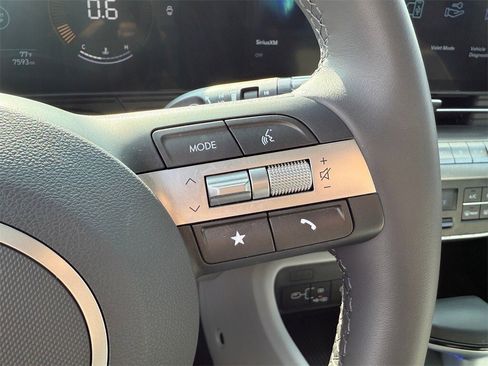 Used 2025 Hyundai Kona SEL image 24