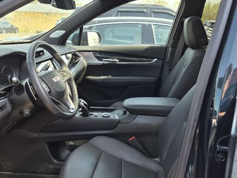 Used 2025 Cadillac XT6 Sport w/ LPO, Floor Liner Package image 6