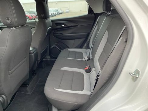 Used 2023 Chevrolet TrailBlazer LS FWD image 18