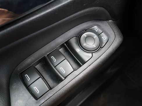 Certified 2019 Chevrolet Equinox LT FWD image 36