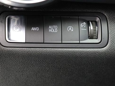 Used 2025 Chevrolet Equinox LT image 25