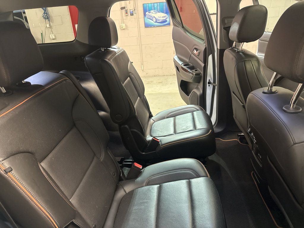 Used 2022 GMC Acadia AT4 w/ Technology Package AWD/4WD image 26