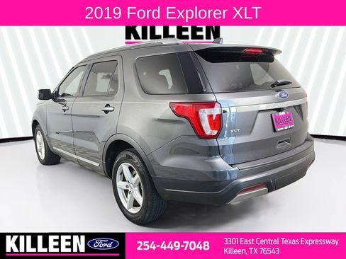Used 2019 Ford Explorer XLT w/ Class III Trailer Tow Package FWD image 2