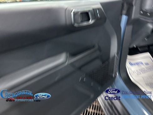 New 2025 Ford Bronco Outer Banks w/ Black Appearance Package image 11