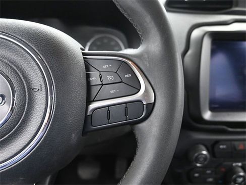 Used 2022 Jeep Renegade Latitude image 32