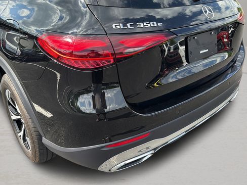Used 2025 Mercedes-Benz GLC 350e 4MATIC image 12