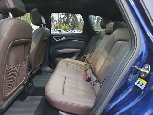 Used 2023 Audi Q4 e-tron Premium w/ Convenience Package image 24