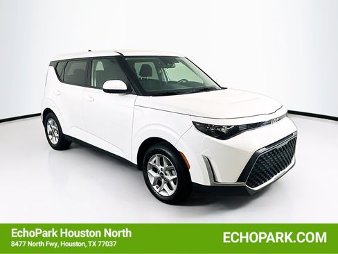Used 2025 Kia Soul LX w/ LX Technology Package FWD image 1