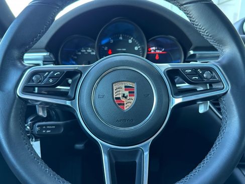 Used 2017 Porsche Macan image 26