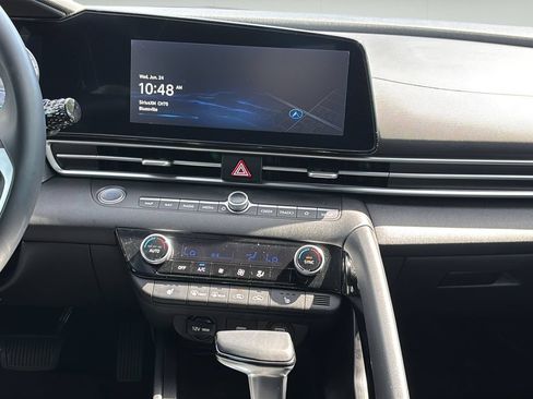 Certified 2023 Hyundai Elantra Limited FWD image 19