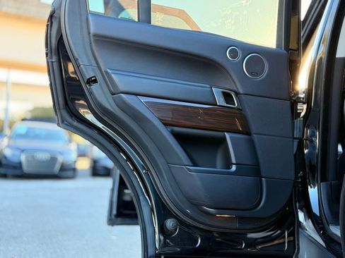 Used 2016 Land Rover Range Rover HSE image 12